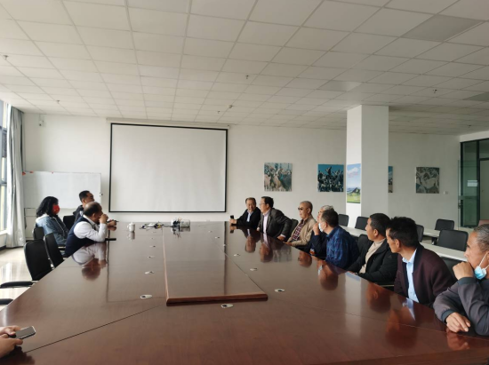 探索新發(fā)展模式-協(xié)會助力討合氣村實(shí)施奶山羊養(yǎng)殖行業(yè)振興